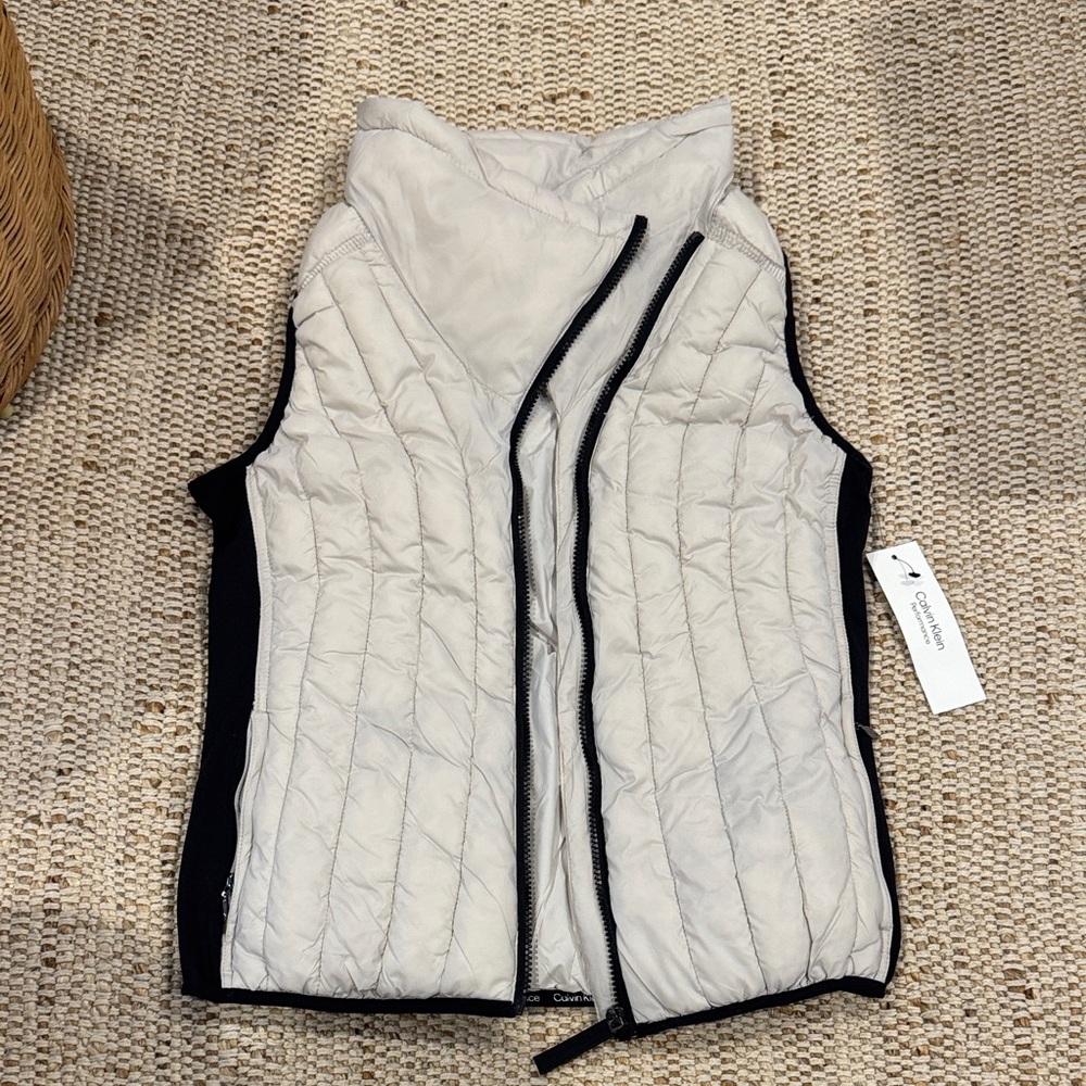 Calvin Klein Performance Cream and Black Quilted Vest NWT